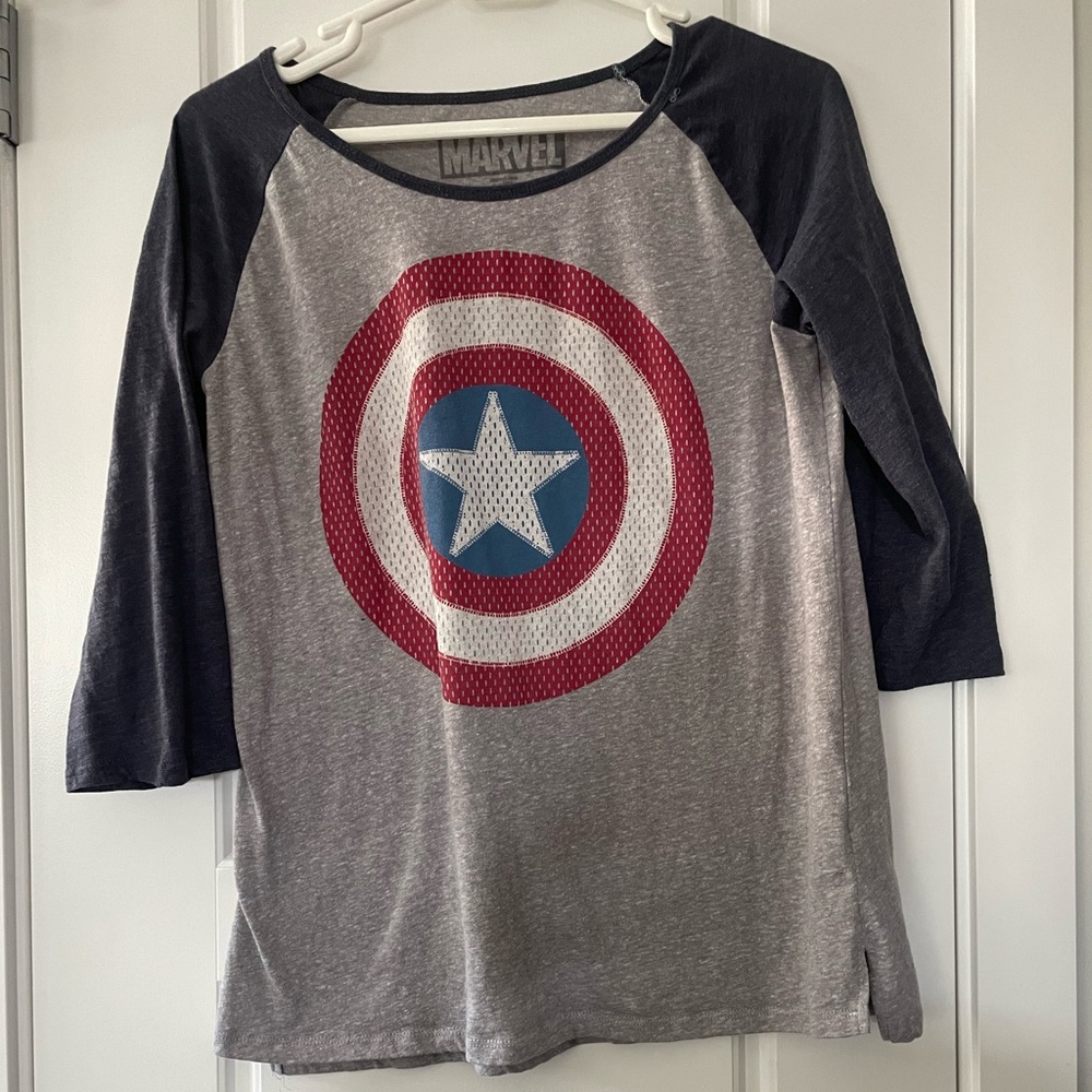 ✨ 3/$25 ✨ Captain America Jersey Cut Graphic Tee